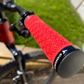 Bynccea Bicycle Handlebar Grips, Non-Slip Mountain Bike Grips with Aluminum Lock MTB Grips, Universal Bicycle Grips with 2 Sides