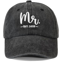 Mr and Mrs 2025 for Groom Bride, Bridal Shower Gifts Newlyweds Honeymoon Anniversary Engagement Wedding Gifts for Couples Adjustable Baseball Cap