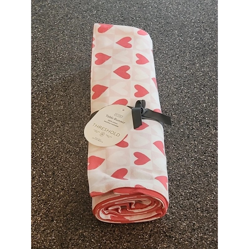 Threshold TARGET THRESHOLD TABLE RUNNER 14x72 100% COTTON HEARTS SQUARES