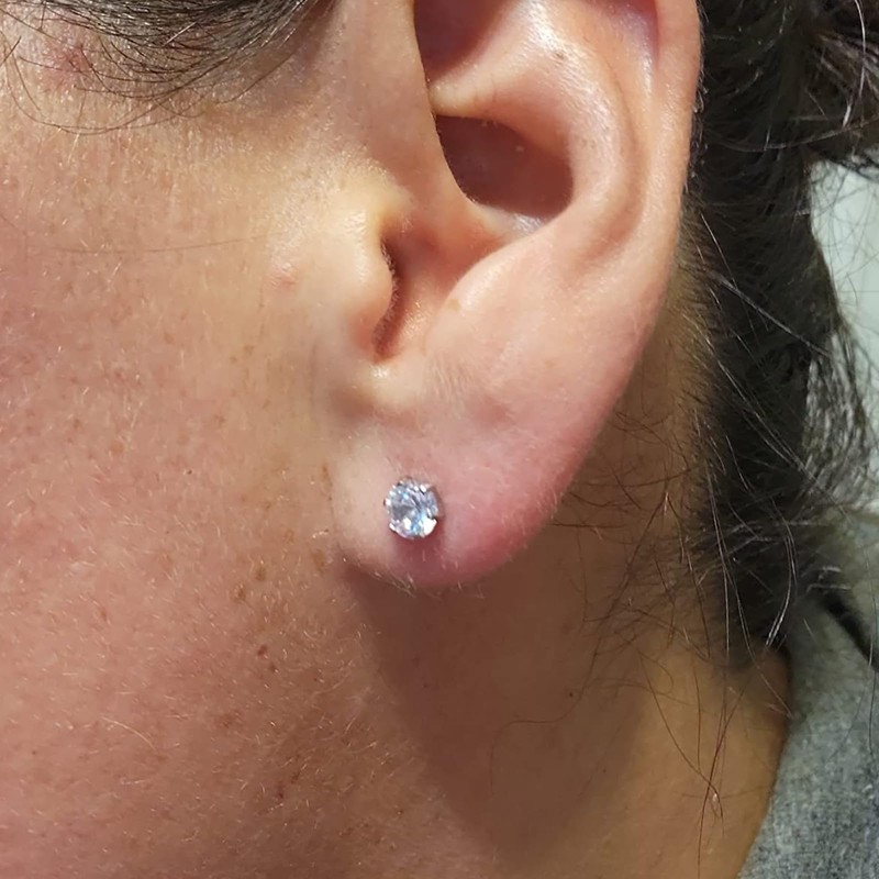 QWALIT Silver Ear Piercing Kit Ear Piercing Gun Kit Earrings