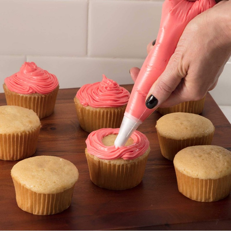 Hutzler Disposable Decorating Bags and 3 Decorating Nozzles Set