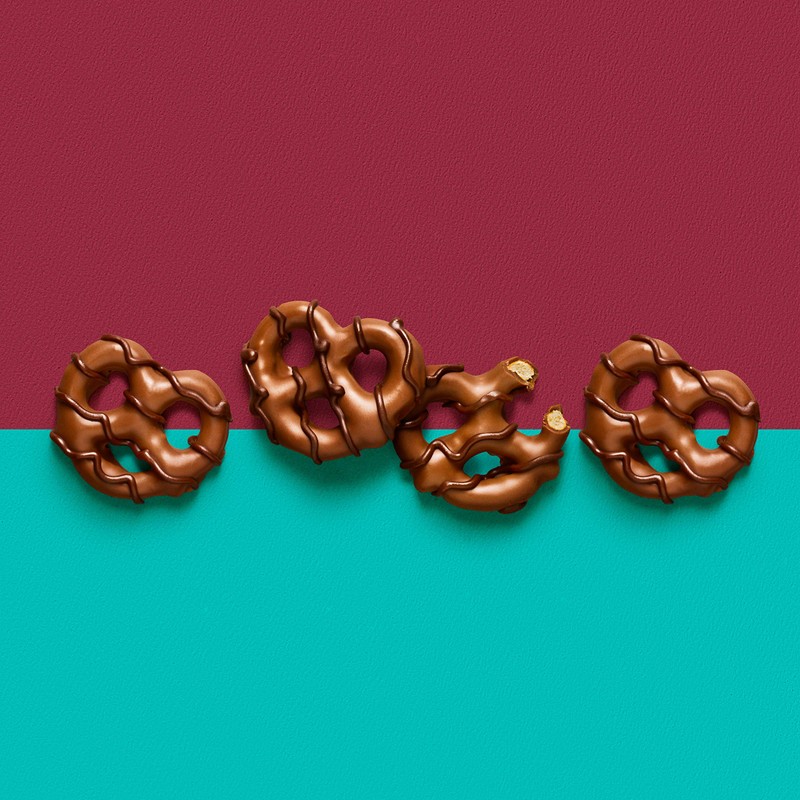 Hershey's Dipped Pretzels, 4.25 oz. Bags, Case of 12 (Milk