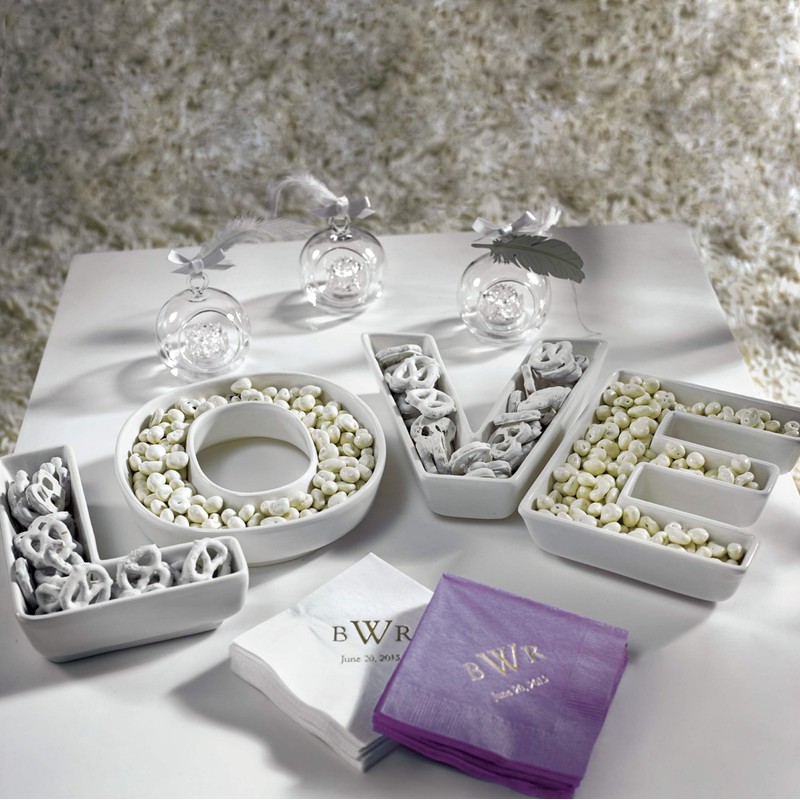 Weddingstar"LOVE" Plates Set