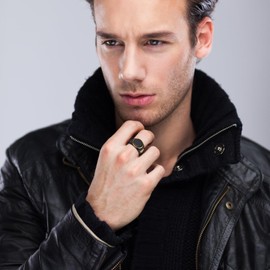 Oidea Black Onyx Rings for Men: Round Agate Stone Celtic Knot Viking Rings Cocktail Party Signet Rings Thumb Band Stainless Steel Mens Jewelry Gifts for Dad Husband Size 11