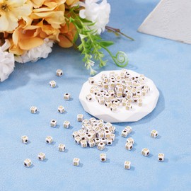 FASHEWELRY - 500 abalorio blancas doradas con letras de 4,5 mm, abalorio cuadradas de alfabeto, abalorio acrílicas con cubeta de letra B, para pulseras de amistad, collares, llaveros para hacer joyas