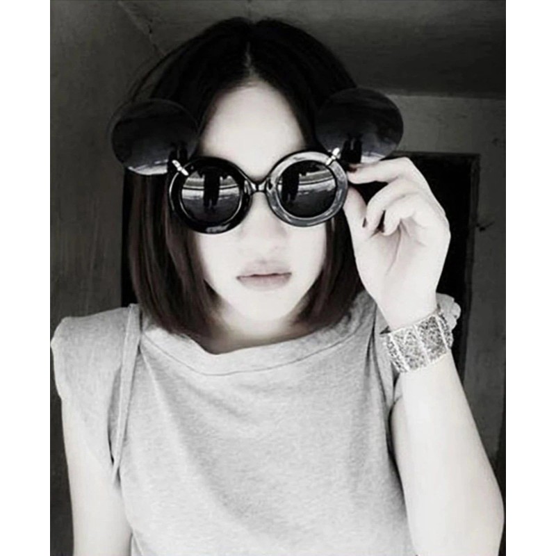 1QualitySpectacles Vintage Lady Flip Sunglasses Women Fashion Chic Sun Glasses