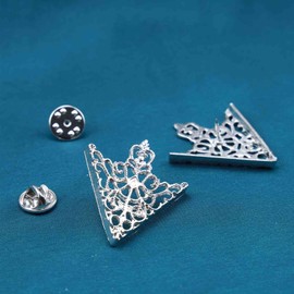 Yienate Vintage Triangle Brooch Fashion Hollow Floral Pattern Collar Pin Christmas Chest Pin Happy Silver Triangle Clothes Peg Jewellery Gifts for Men and Women, Metal