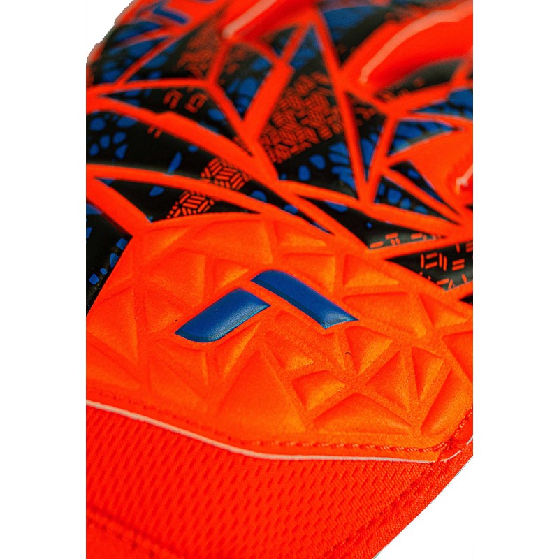 Reusch Attrakt Starter Solid Junior Goalkeeper Gloves for Children for