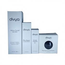 DIVYA l Kit Proteccin Facial 41 Cosmetiquera de Regalo, Limpiador, Exfoliante, Serum con Vitamina C y Primer con Protector Solar                      