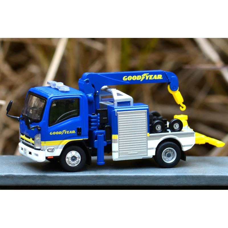 Tiny City 1/76 Isuzu N Series Tow Truck Goodyear Good