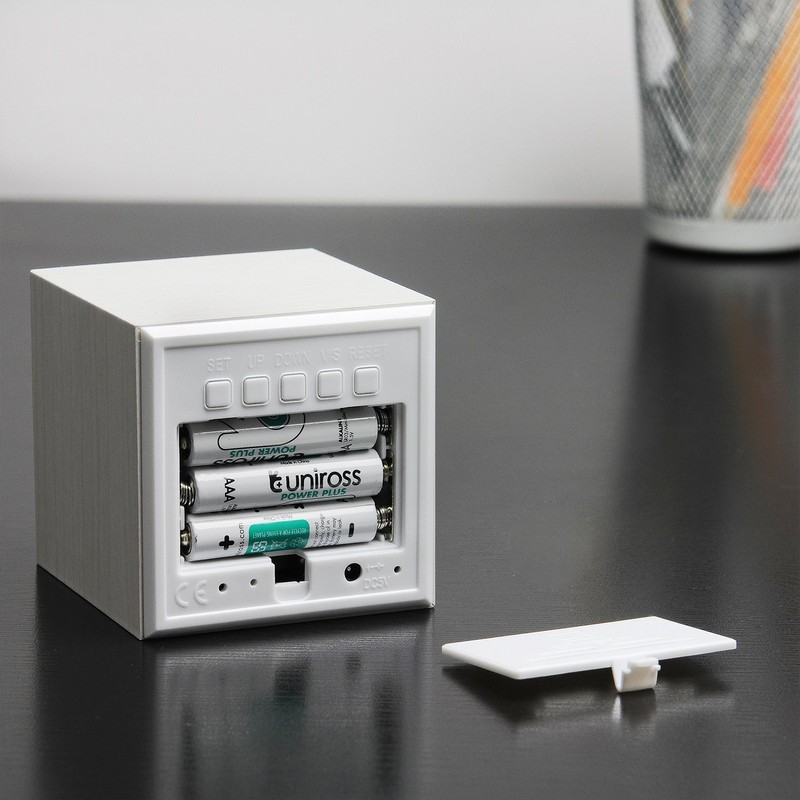 Gingko Cube LED Click Clock Alarm Clock with Sound Activation
