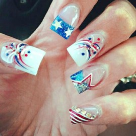 24Pcs 4th of July Press on Nails French Tip Fake Nails with Star Fireworks Design Rhinestones Glue on Nails Medium Square False Nails Independence Day Nails for Women July 4 Nail Kits