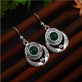 DIAMANTIO 18K Gold Plated, Celtic Knot Claddagh Drop Earrings with Green Gemstone – Vintage Silver-Tone Irish Dangle Earrings for Women, St. Patrick’s Day & Celtic Statement Jewelry Gift #D030425