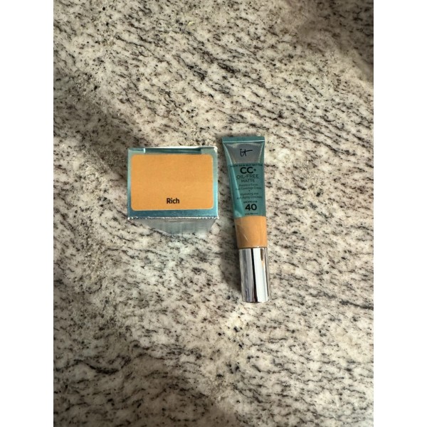 It Cosmetics CC+ Cream Foundation SPF 40 Oil-Free Matte 1.08