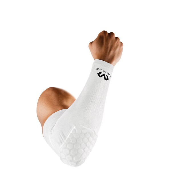 McDavid Manga de compresión de codo y brazo con acolchado HEX. Para baloncesto, fútbol, béisbol y mucho más. Flujo de aire de punto y protección UV.