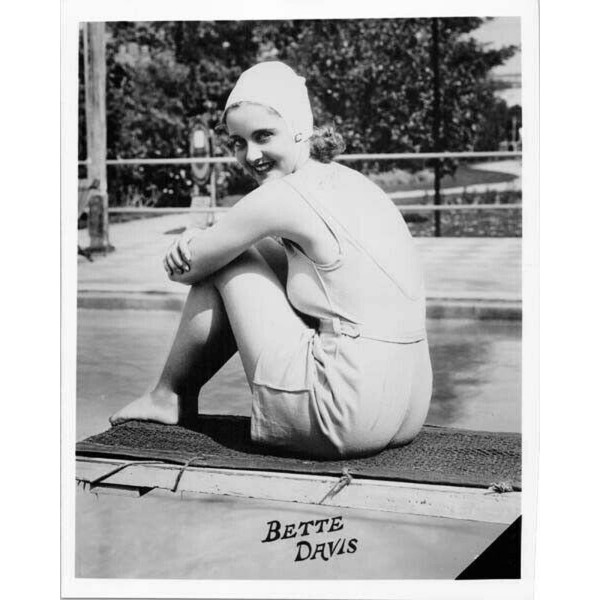 Bette Davis Smiling Pin-up Pose 1930s In Swimsuit On Diving
