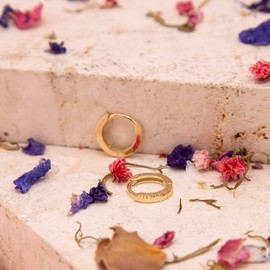 Carissima Gold Women's 9ct Yellow Gold Diamond Cut 2mm x 11mm Huggie Earrings