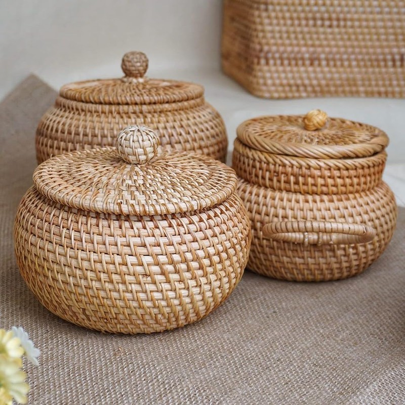 BOFRHME Round Rattan Basket with Lid Fruit Snack Basket for