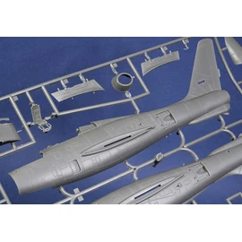 Kinetic 1/48 US Air Force F-84F Thunder Streak Plastic Model KNE48113