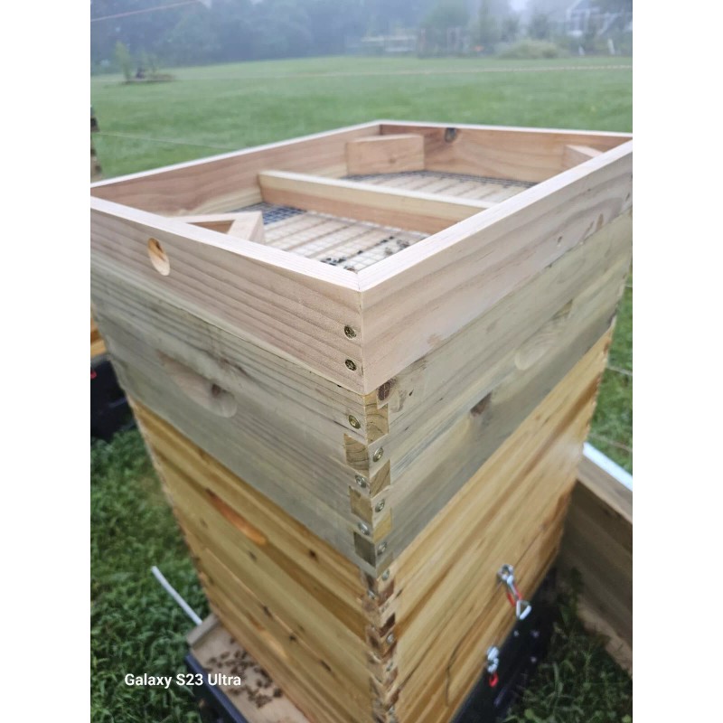 Beehive Bee Hive Premium Candy Board for 10 Frame Langstroth