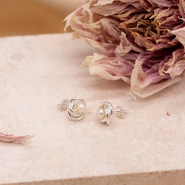 Tuscany Silver Women's Sterling Silver 10mm Knot and Pearl Stud Earrings