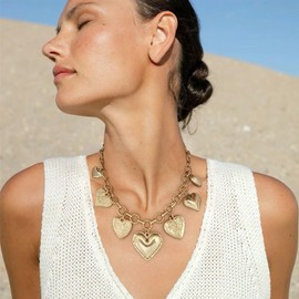 TOVABA Chunky Gold Heart Necklace, Vintage Matte Heart Pendant Choker Necklace Dainty Gold Plated Statement Necklace Non Tarnish Gold Charm Necklace Chunky Gold Necklace for Women Trendy Jewelry