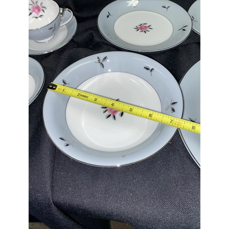 Fine China of Japan NW Complete Setting Seyei Bella Maria