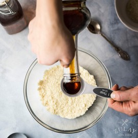 Premium Stainless Steel Magnetic Measuring Spoons, 8 Piece Set with Leveler, Easy to Attach and Detach, Double-Sided Design fits Spice Jars, Perfect for Measuring Liquid & Dry Ingredients - by Zulay