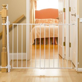 Qdos Safety Extending SafeGate Baby Gate - Meets Tougher European Standards - Angle Mount Capable - Templates for Easy Installation - Top of Stairs - Fits openings 26"-41"| Hardware Mount | White