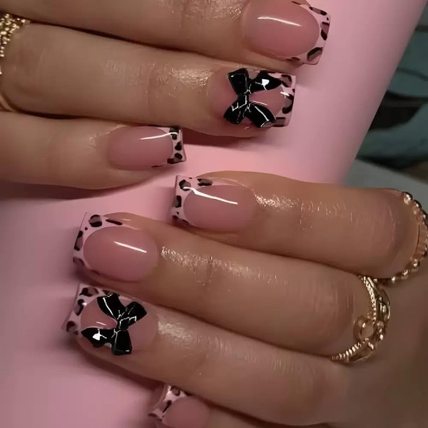 Short Press on Nails Square Fake Nails French Tip False