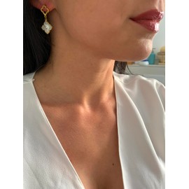 NataschaWoge® Kleeblatt Perlmutt Edelstahl GOLD Huggie Creolen Ohrringe weiß schwarz Schmuck für sie Geschenk schwarz Opal (Weiß)