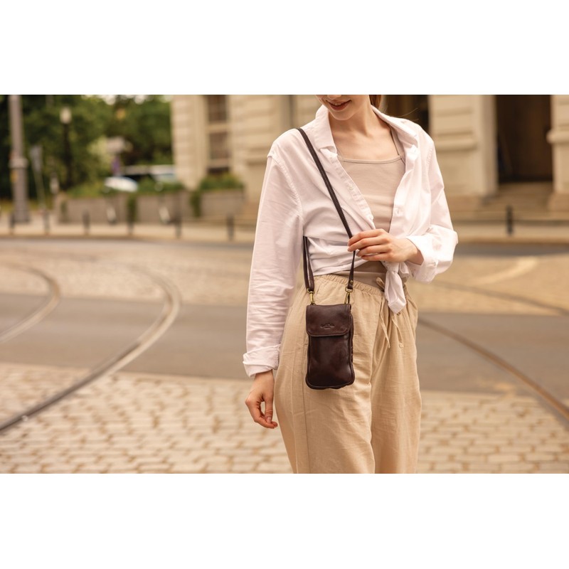 Gusti Estera Leather Shoulder Bag for Men and Women, Vintage