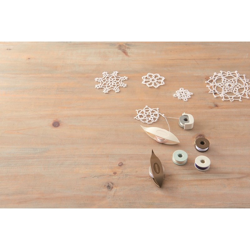 Clover 57-707 Tatting Race Tool Tating Shuttle Bobbin Case