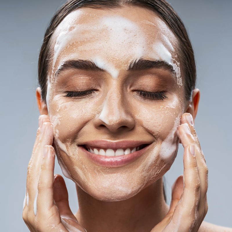 Santo Volcano Face Cleansing Foam