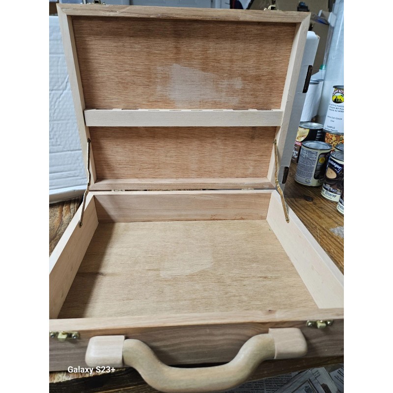 Chincoteague Soup-er Suitcase - 4 cans of soup, 2 crocks,