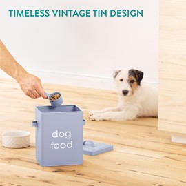 Navaris Dry Pet Food Storage Container - 5.9L Capacity Dog & Cat Biscuit Storage - Airtight with Handles & Scoop - Containers for Dog Treats, Cat Litter - Vintage Blue Tin Design