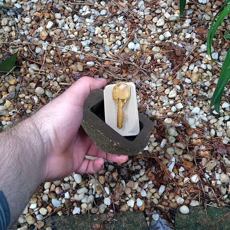 HARONAR Outdoor Key Hider - Discreet Rock Design for Safe
