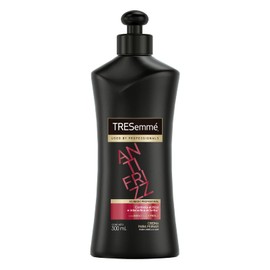 TRESemmé Crema para peinar Antifrizz para cabello con frizz con Queratina 300 ml