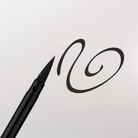 Delineador de Ojos Líquido Negro Precision Carbon Black de Pippa of London - Lápiz delineador de ojos líquido vegano de fácil aplicación