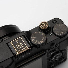 Crown Pattern Camera hot Shoe Cover Shutter Decorative Button Set for Fuji XT4, XT30, XE3,for Canon R6 R5 R7 R8 R10 for Nikon D750 D610 Z7 Z5 Z6 Z50 Z30 (Copper Alloy-Set01)