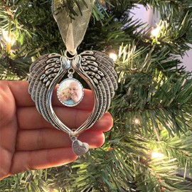 BTORER Remembrance Ornament Angel Wings Christmas Ornaments with Blank Photo Pendant, Christmas Tree Hanging Memorial Ornament Pendant Xmas Tree Hanging Decoration in Heaven Memorial Gift (Mom)