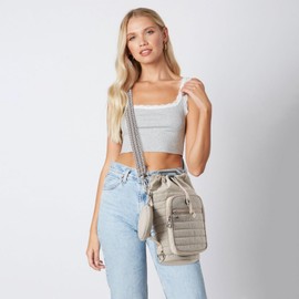 YIQUN Water Bottle Carrier Bag with Strap Insulated Water Bottle Carrier Sling Bag with Phone Pocket for Walking, Hiking, Cycling, Water Bottle Holder with Strap (Khaki, L (40oz-64oz))