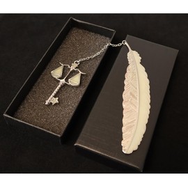 Zodiac Feather Bookmark Gifts for Women & Men, Glow in The Dark Libra Bookmark, Luminous Star Sign Constellation Horoscope Gift