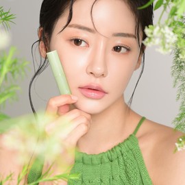 Derma Share Trouble blemish care spot calming soothing stick multibalm containing 31% tea tree oil / 티트리오일 31% 함유 트러블 뾰루지 케어 스팟 카밍 진정스틱 멀티밤