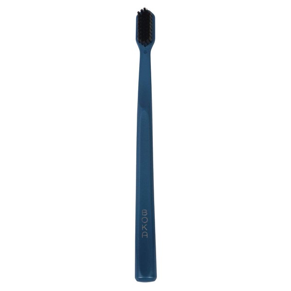 Cepillo de dientes Boka Classic con cerdas cónicas de carbón activado extrasuave, mango bioplásico | Incluye tapón de viaje | aprobado por dentistas, Azul