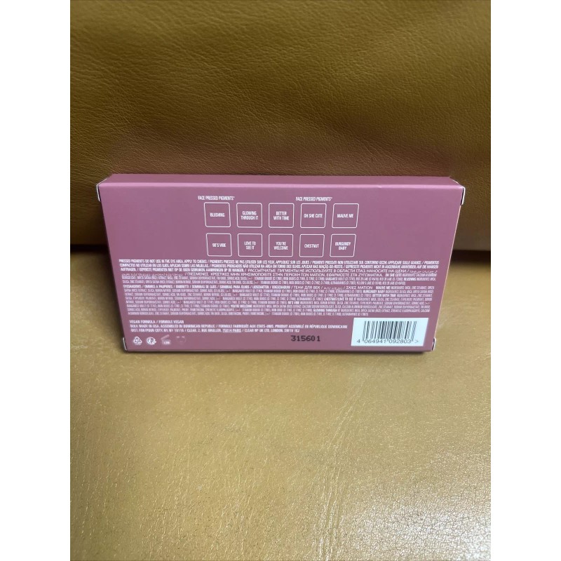 Kylie Jenner THE MAUVE Palette Pressed Powder Eyeshadow Palette |