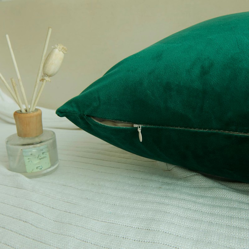 CXTAI 2x Dark Green Velvet Cushion Covers Decorative Square Throw