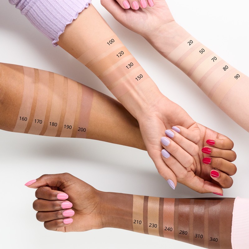 Essence Camouflage+ Matte Concealer, 70 - Lichtste huid met een