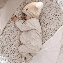 GRPSKCOS Baby Bobble Hat, Winter Pompom Beanie Cap with Knit Earflaps Chin Strap, Cotton Lining Warm Hat for Newborn Infant Toddler 0-4 Years(Beige,1-4 Years)