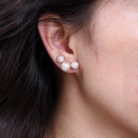 Aneneiceera Vintage Pearl Stud Earrings Gold Beads Crawler Stud Earrings Small Crawler Earrings Tiny Cluster Pearl Earrings Jewellery for Women and Girls, Zinc